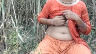 Indian Telugu Bhabi Fucked Wet Pussy In Outdoor With Hot Lover